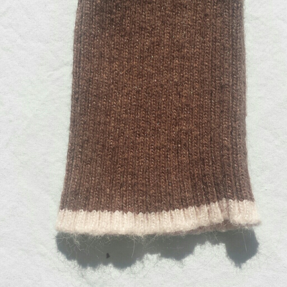 Sweater - Picture 4 of 4